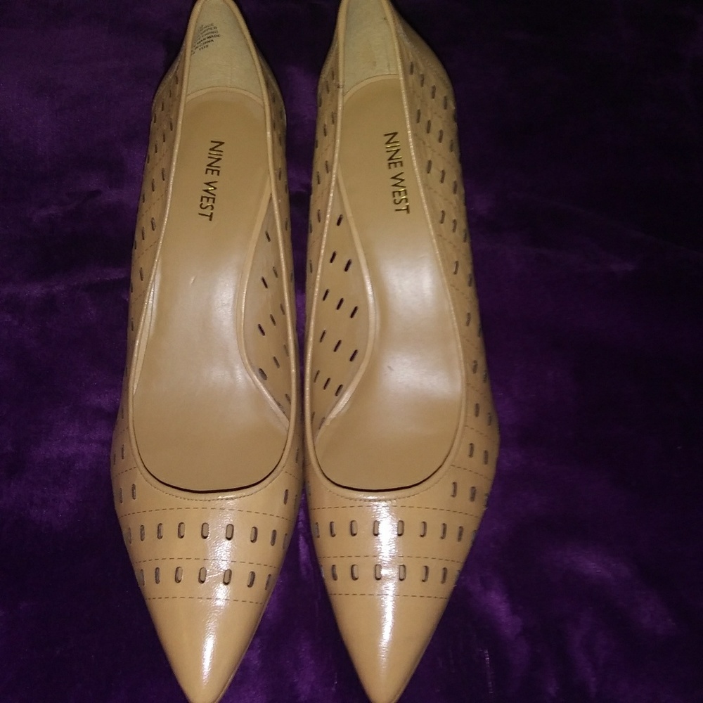NWOT Tan Nine West Pump Heels